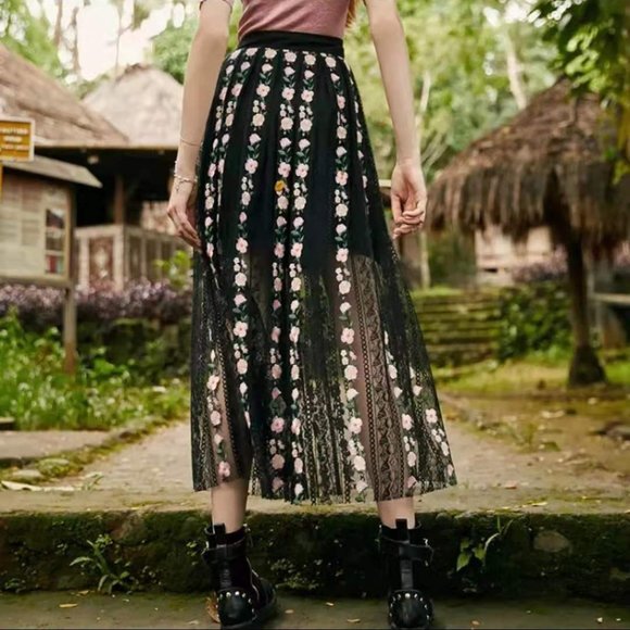 Embroidered Skirt Black